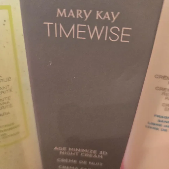 Mary Kay Skincare Set with Satin Hands and Timewise - Picture 4 of 8